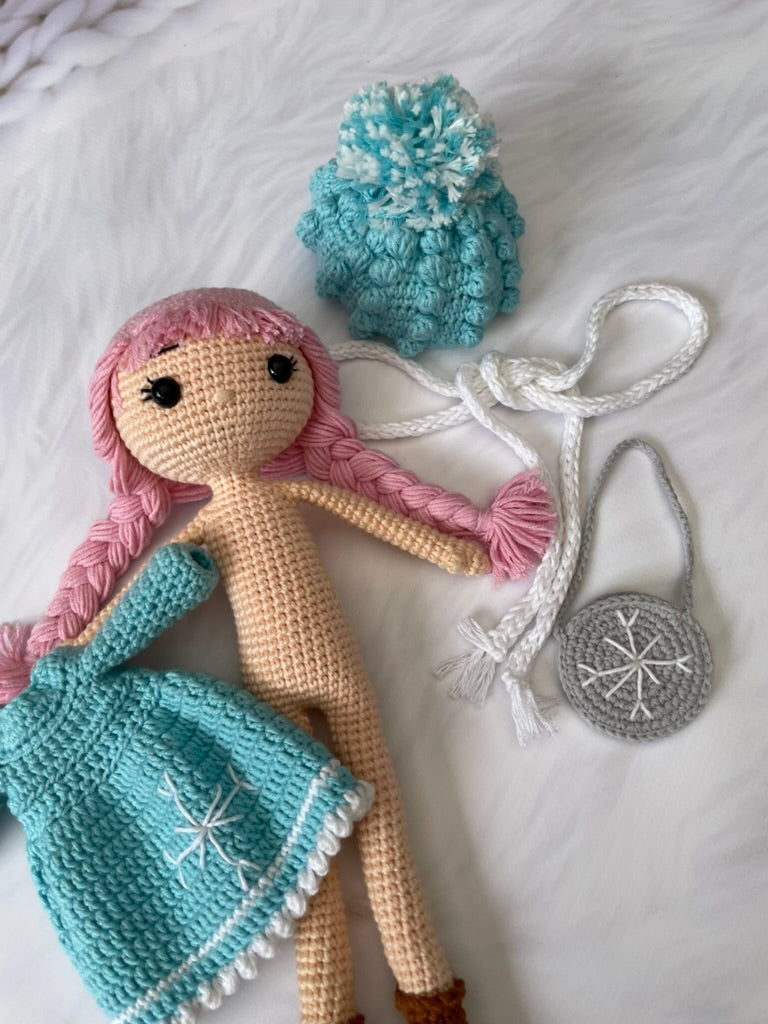 Amigurumi Puppe "Winter" | Handgehäkelt