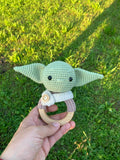 Baby-Rassel "Yoda" | Handgehäkelt
