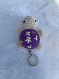 Schildkröte Schlüssel- Taschenanhänger | Lila | Personalisierbar