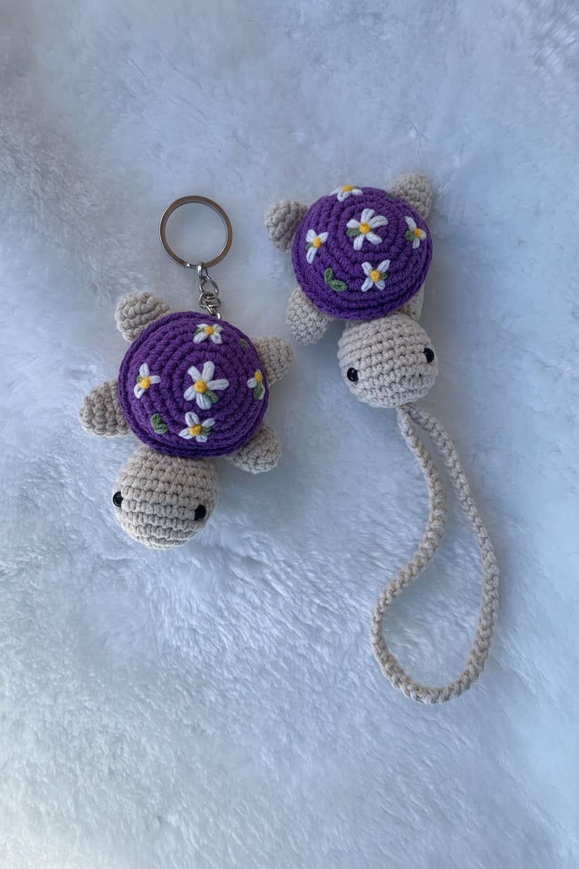 Schildkröte Schlüssel- Taschenanhänger | Lila | Personalisierbar
