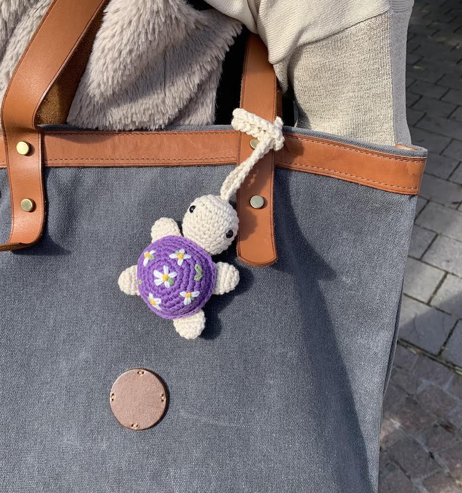 Schildkröte Schlüssel- Taschenanhänger | Lila | Personalisierbar
