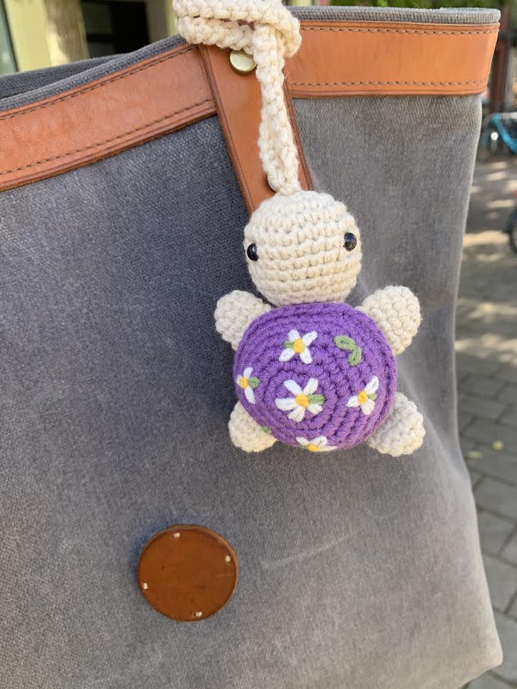 Schildkröte Schlüssel- Taschenanhänger | Lila | Personalisierbar